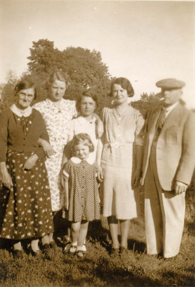 Genealogy in the age of coronavirus, Part 3_Shersca Genealogy_Family photograph